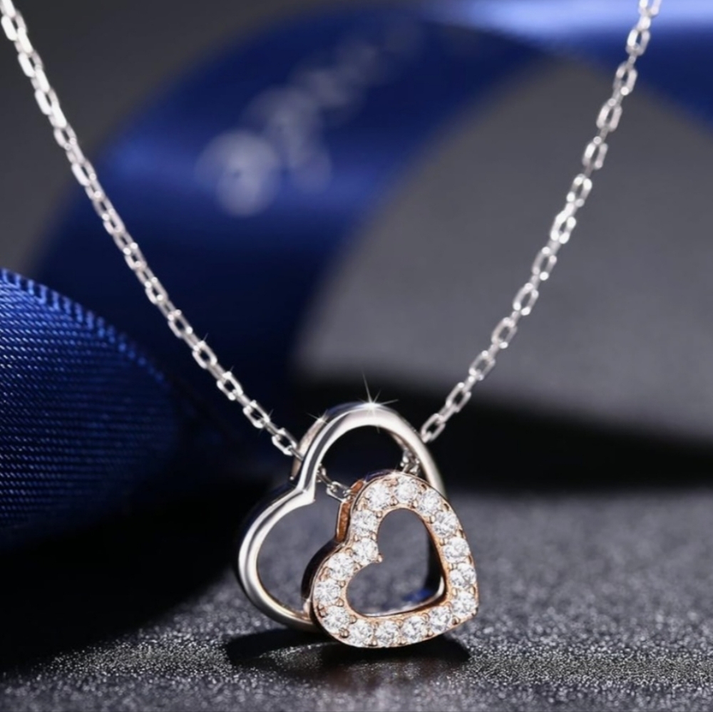 NWOT Heart Pendant Necklace